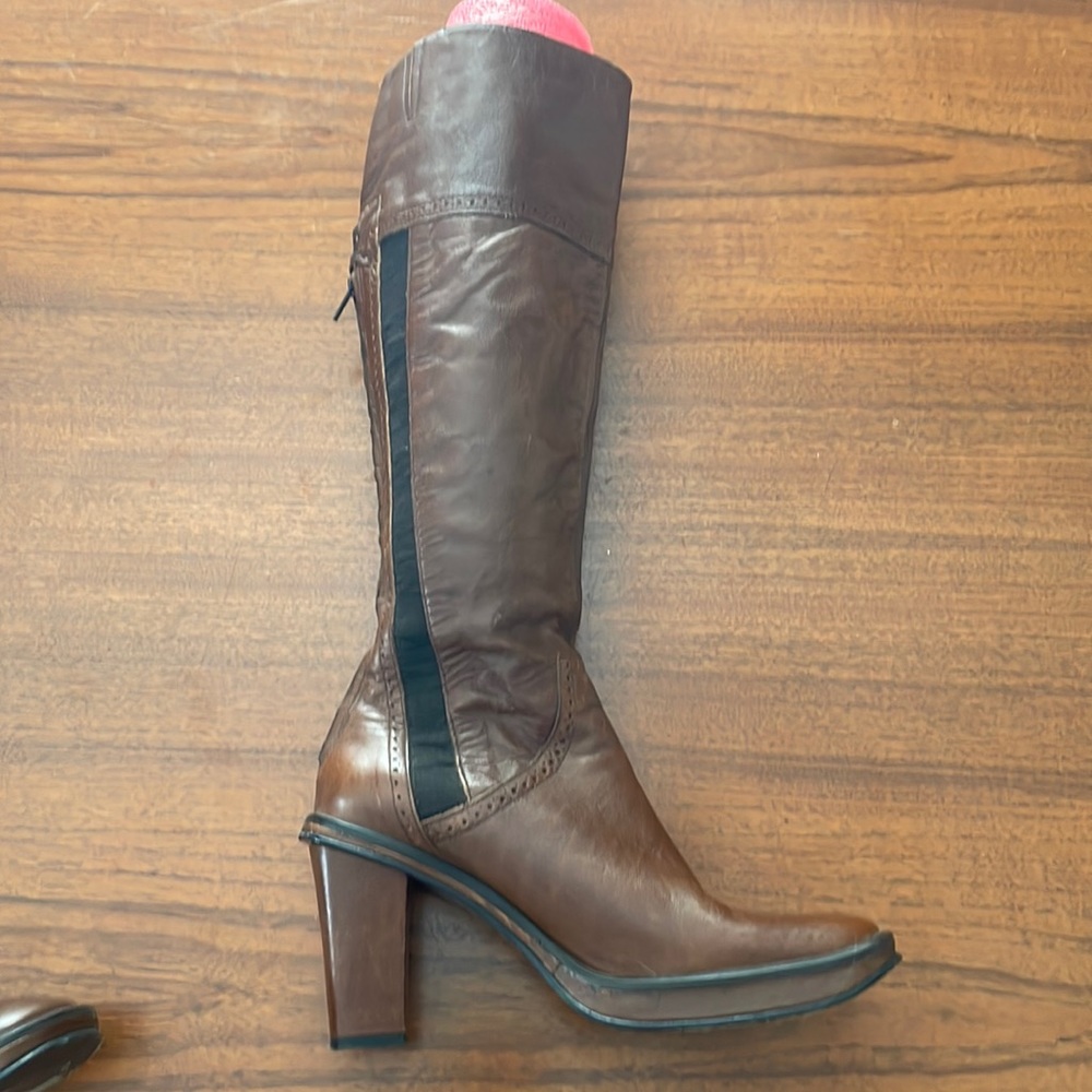 BCBG cool brown platform boots